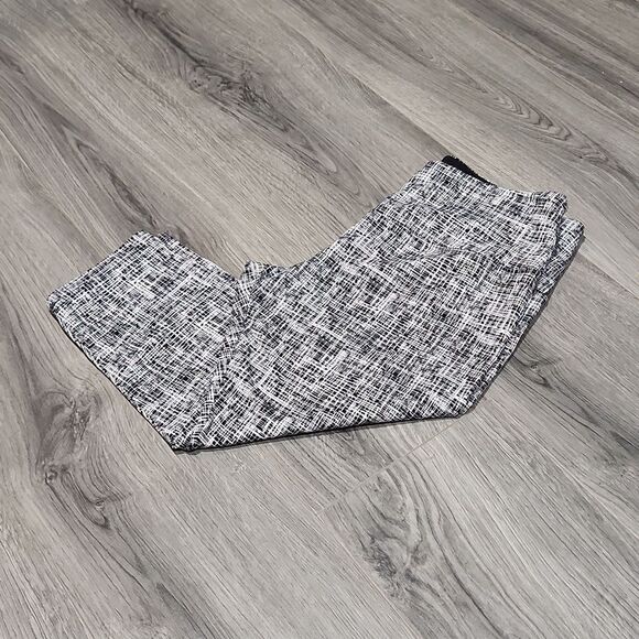 EUC Casablanca B&W Capri Leggings - Picture 2 of 6